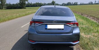 Toyota Corolla Sedan 1.5 - 9