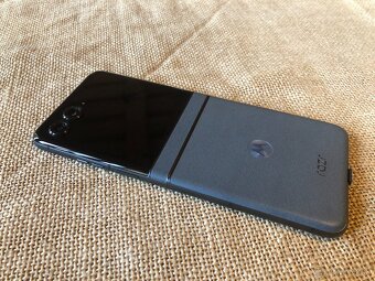 Motorola Moto RAZR 2024 8GB/256GB - 9