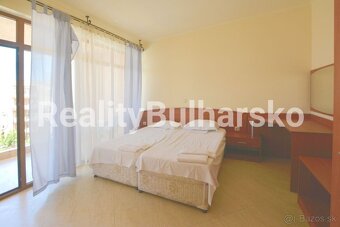Prostorný apartmán 2+kk s výhledem na bazén-Slunečné pobřeží - 9