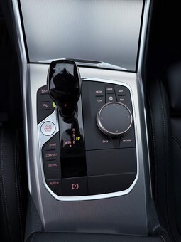 BMW Rad 3 320d mHEV x-Drive A/T Luxury line SK ŠPZ - 9