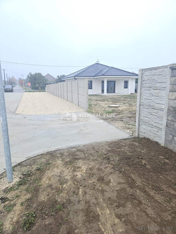 Na predaj 4 izbová moderná novostavba len 15 km od Komárna - 9