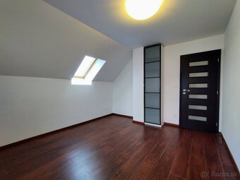 VÝHODNÁ KÚPA - SAMOSTATNÝ RODINNÝ DOM S GARÁŽOU - 9