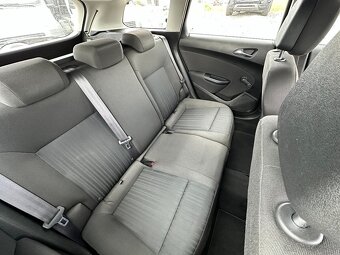 Opel Astra Sport Tourer - 9