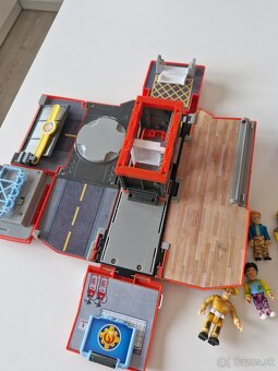 Auto Požiarnik Sam  +  figúrky - 9