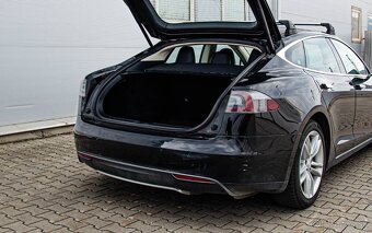 Tesla Model S 85 Free Supercharger - 9