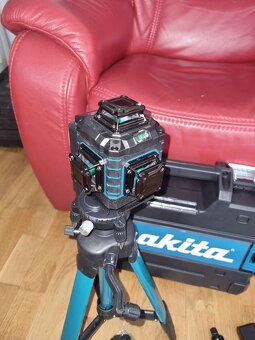 Makita 4D laser 16 líniový – komplet so všetkými dokladmi - 9