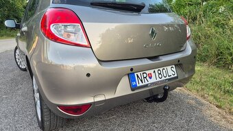 Predám Renault Clio Exclusive 1.6 automat - 9