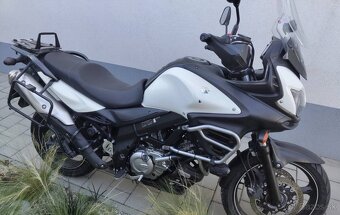 Suzuki DL650A V-Strom - 9