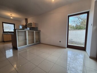 4 – IZB. RD, POZEMOK 1200 m², PARKOVANIE, NOVÁ DEDINKA - 9