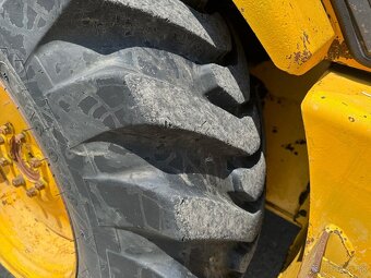 KOMATSU traktorbager 1998 VIN 589 - 9