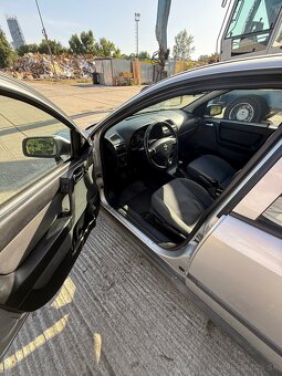 Predám Opel astra G hatchback 1.6 16v 74kw 2003 - 9