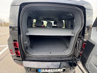 Land Rover Defender 3.0D I6 300k X-Dyn SE - 9