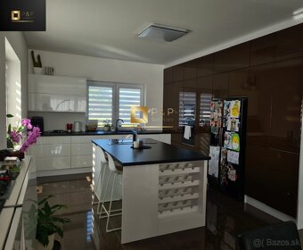 Na predaj 2 - dvoj podlažný rodinný dom - Chrastné - 9