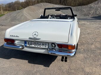 Mercedes 280 SL - 9