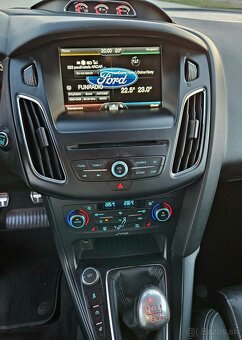 FORD FOCUS 2.0 ST eco boost / Maxton optik / Max vybava - 9