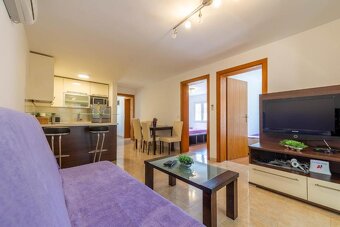 Chorvátsko 3 izbový apartmán 50 m od mora ostrov Vir. - 9