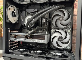 Ryzen 7 5800X3D\32GB\RTX 4070\SSD\850W Zdroj - 9