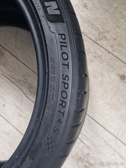 Michelin pilot 4S 275 35 ZR20 , 285 35 ZR 20 - 9