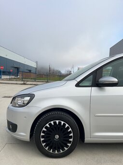 VW Touran 2.0TDI Higline 7miestny - 9