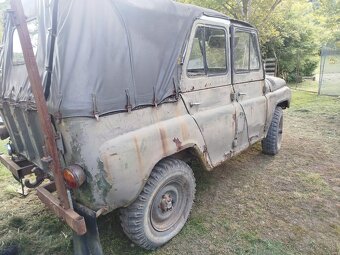 Uaz 469 - 9