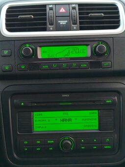 Škoda Roomster 1.6 16V MPI benzín - 9