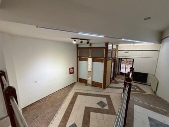 Ponúkame na prenájom obchodný priestor v centre Poprade - 9