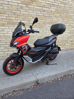 Predam Aprilia SR GT 200 sport - 9