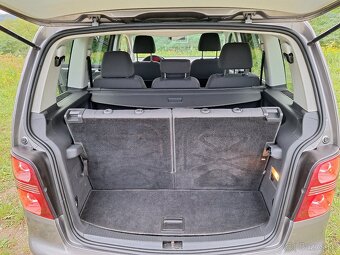 Predám Volkswagen Touran 2009, 1,9tdi,77kw,7 miestne - 9