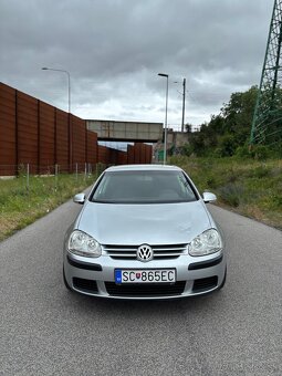 Parádny Volkswagen Golf 5 , 1.4 55kw - 9