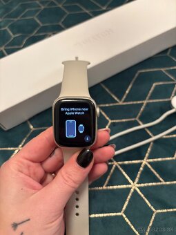 Hodinky Apple Watch 7 - 9