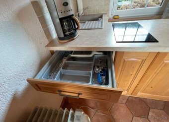 Menší venkovská kuchyňka se spotřebiči, 5132 - 9