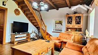 Vidiecke sídlo na polosamote Ábelovských Lazov - 9