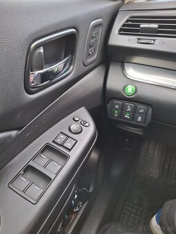 Honda CR-V, 1.6 i-DTEC, 4x4, automat, plná výbava Executive - 9