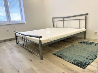 Priestranný, rekonštruovaný 3 izbový byt v centre mesta na T - 9