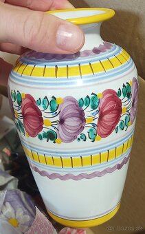 Modranská keramika - vaza krčah tanier drevená polica ... - 9