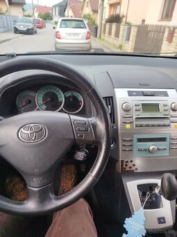 Toyota Corolla Verso - 9