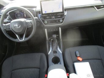 TOYOTA COROLLA CROSS AC STYLE TECH 2,0 HEV 4x4 DPH - 9