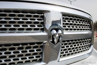 Dodge RAM 1500 / 4x4 / LARAMIE / 295kW / AT8 - 9