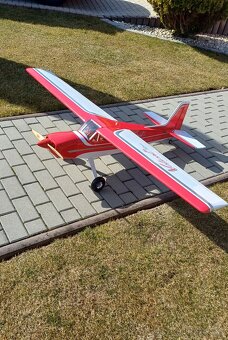 Hangar Valiant 10cc 1.8m - 9