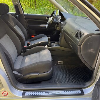Volkswagen Golf 1.9 TDi - 9