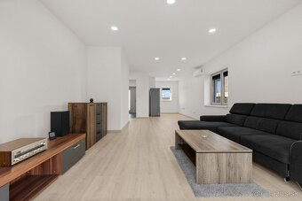 Premiová moderná novostavba – úsporné bývanie s terasou - 9