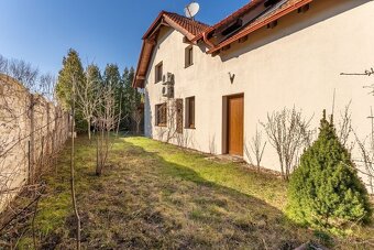 6-izbový rodinný dom s dvojgarážou v Malinove - 9