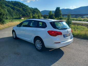 Opel Astra 1.6Cdti Combi r.v.2015 Kúpená na Slovensku - 9