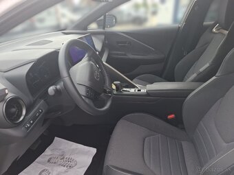 Toyota C-HR 1.8 Hybrid 140k e-CVT FWD EXECUTIVE - 9