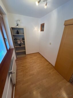 Na predaj 3-izbový byt s balkónom v Bojniciach, sídlisko Lúč - 9