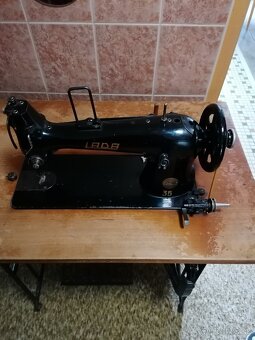 šijací stroj LADA - 9