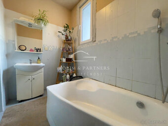 Rodinný dom v obľúbenej lokalite - 9