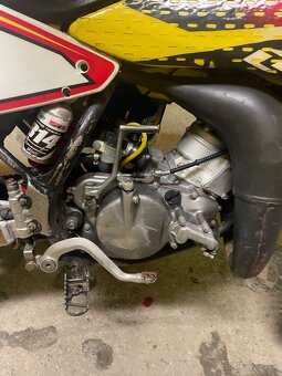 Suzuki RM 85 - 9