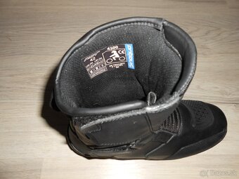 Predam nove panske kozene moto topanky znacky RST AXION MID - 9
