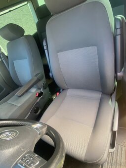 Volkswagen Caravelle T5 2.0TDI 103kw DSG Bi-Xenon 8-miestna - 9